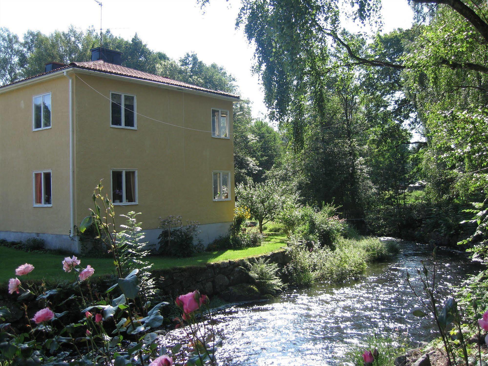 Kvarnen I Knaellsberg Hotel Hallabro Exterior photo